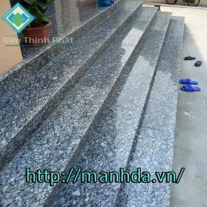 Đá hoa cương granite tự nhiên lát cầu thang đá cầu thang đá được chia thành hai